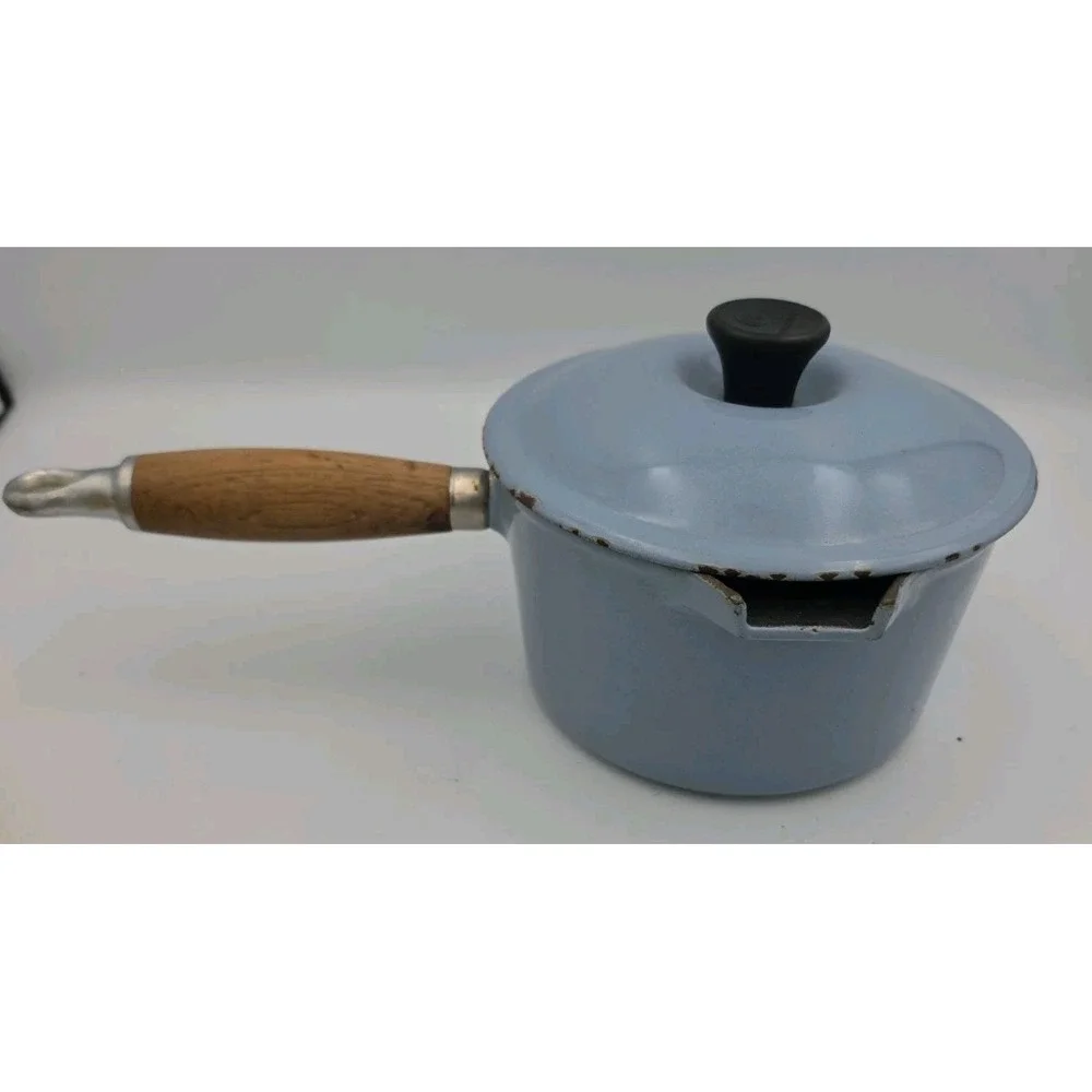 Vintage Le Creuset Cast Iron Light Blue #16 1 Qt Sauce Pot w/Spout Wood W/Lid